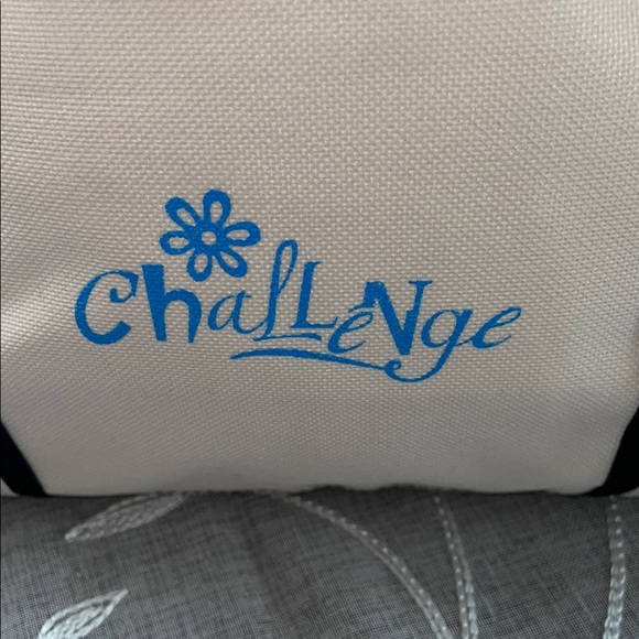 🌴🌴Challenge Tote-Cream and Black Classic Bag - Picture 2 of 6